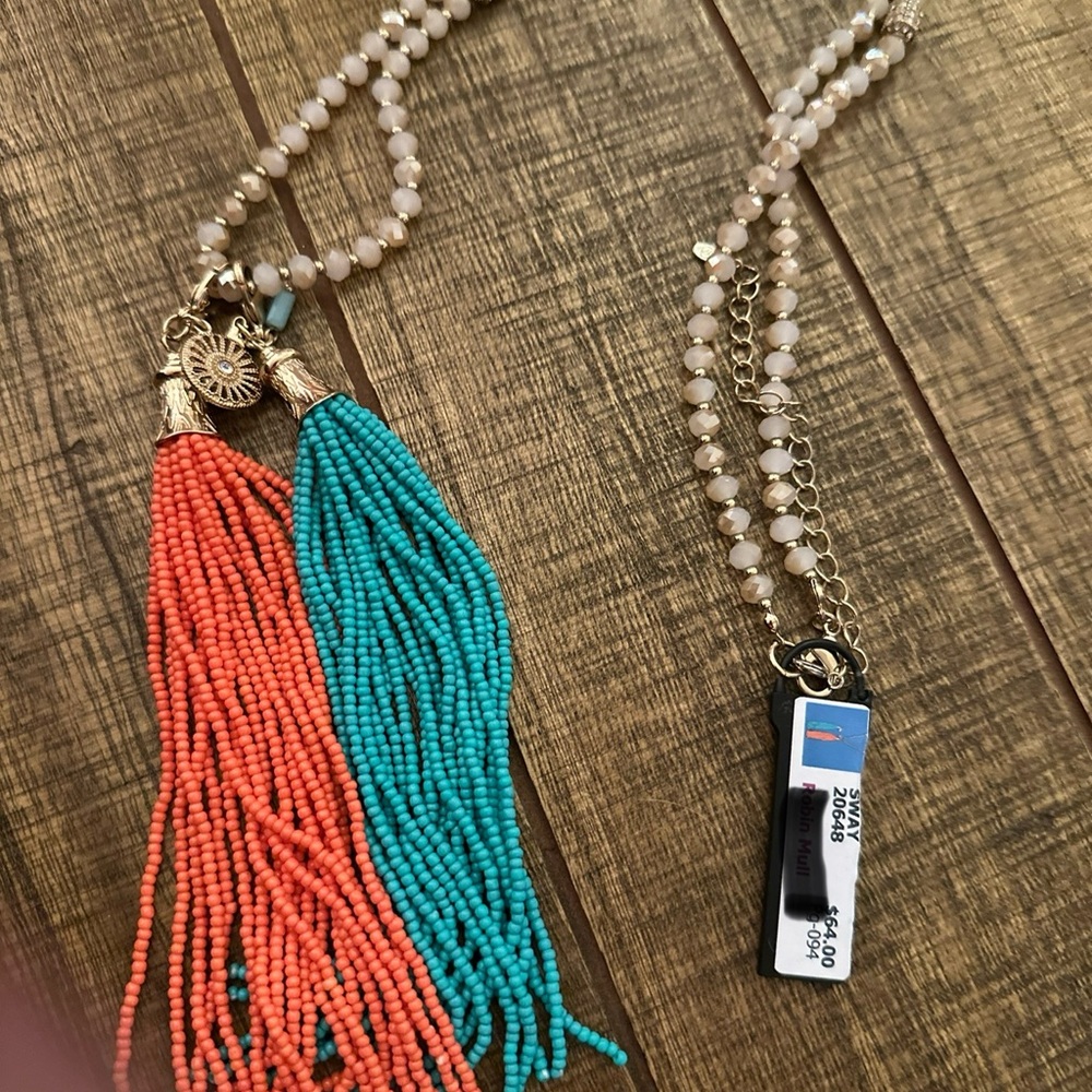 Premier Designs Sway Necklace